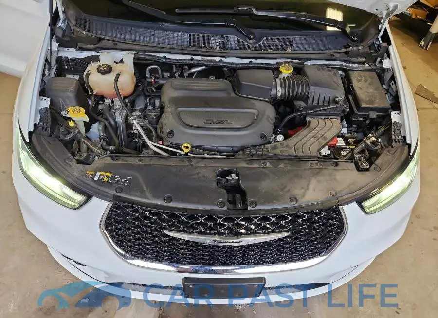 2C4RC1BG2NR147481# 12