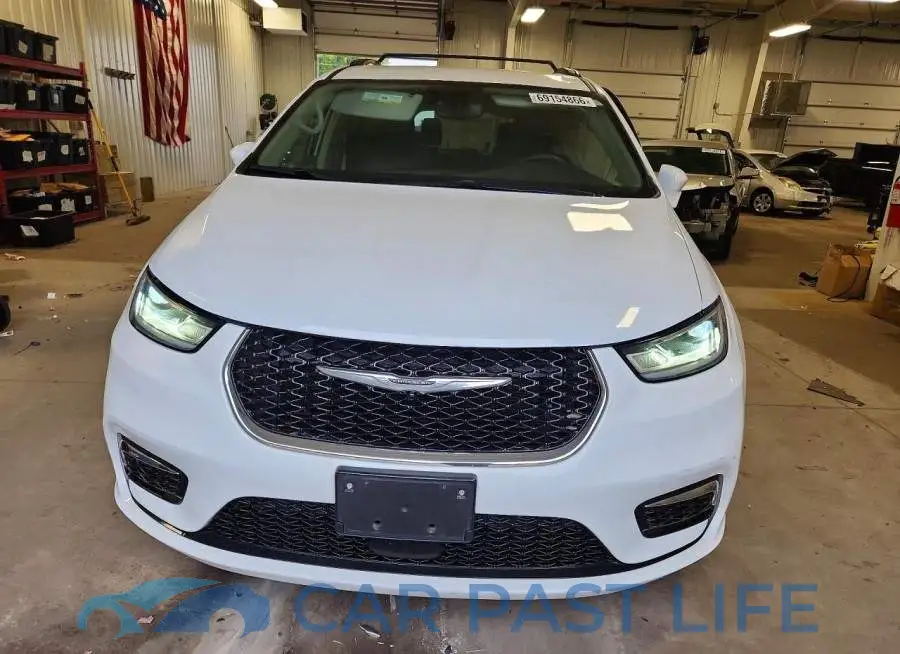 2C4RC1BG2NR147481# 5