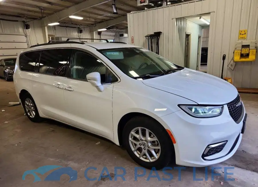2C4RC1BG2NR147481# 4