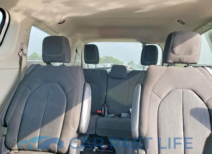 2C4RC1CGXNR218571# 9