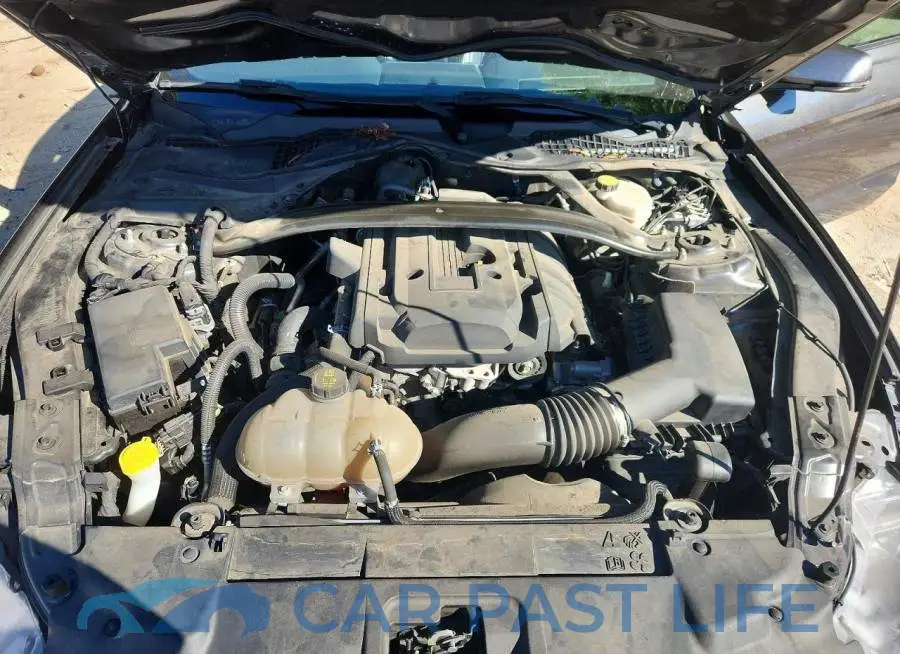 1FATP8UH6J5174057# 11