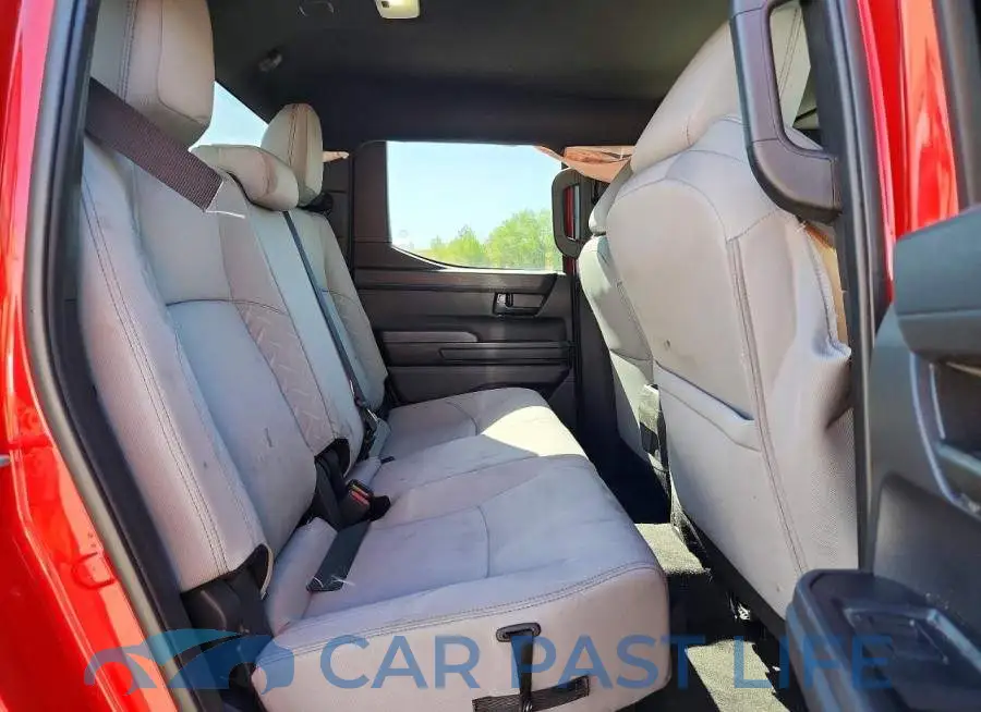 3TYLB5JN5TT112717# 10