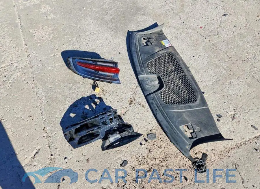WP1AA2A50PLB20718# 13