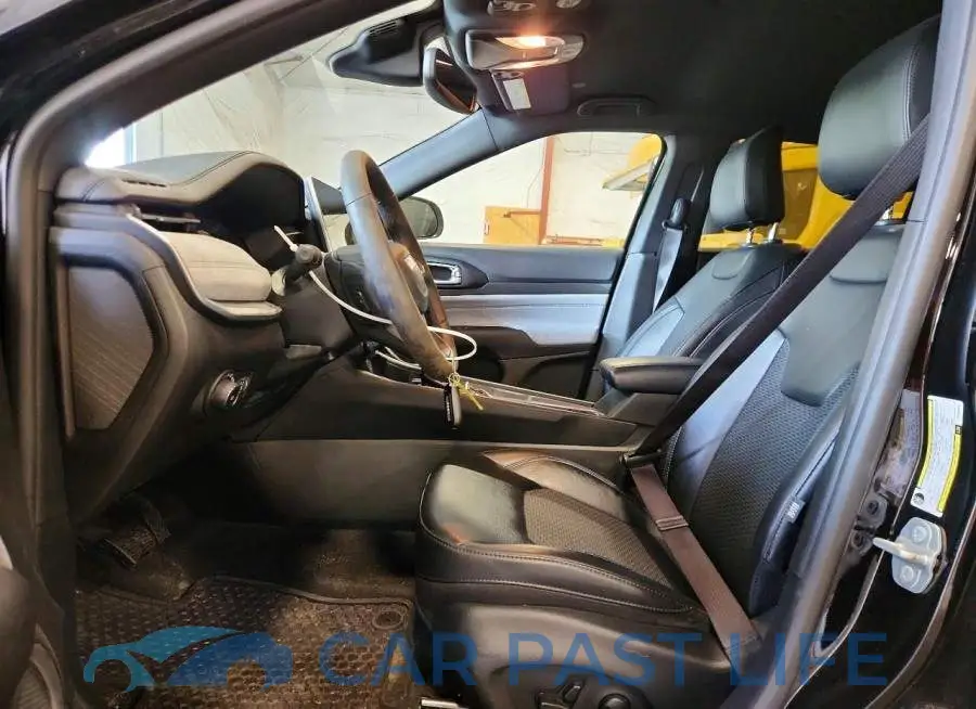 3C4NJDBN8PT553852# 7