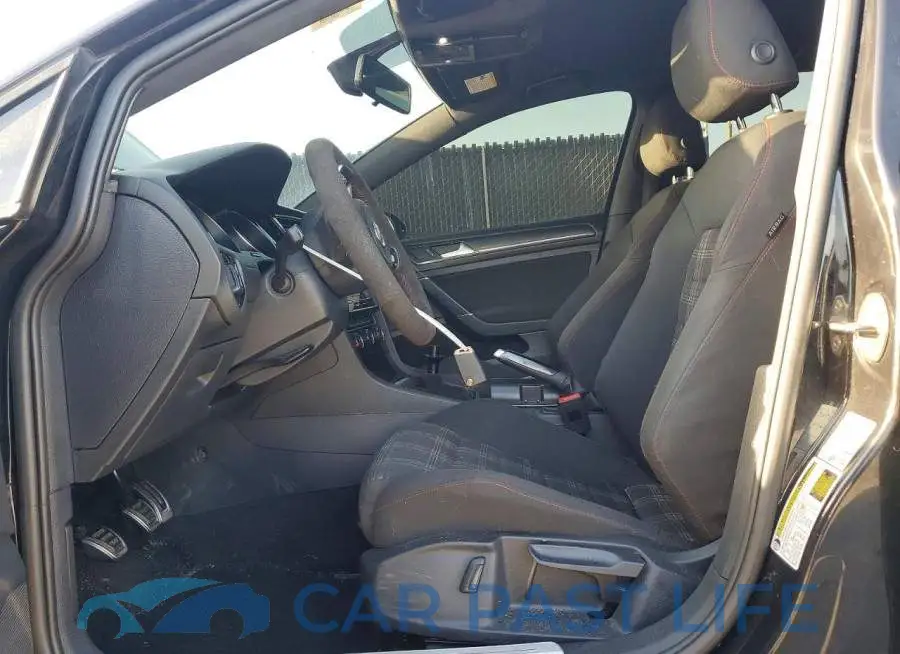 3VW5T7AU8KM012370# 7
