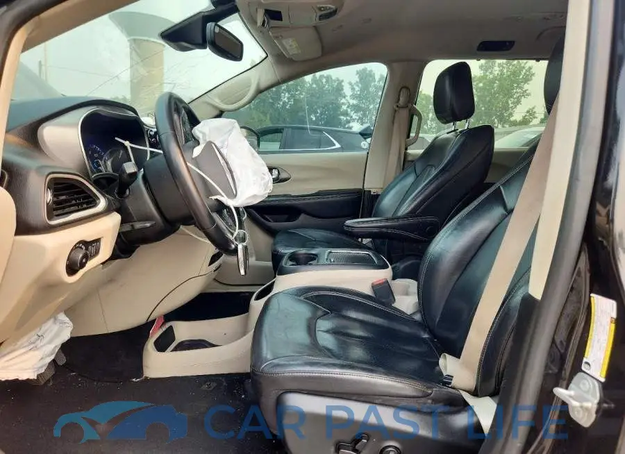 2C4RC1BG8NR128823# 7