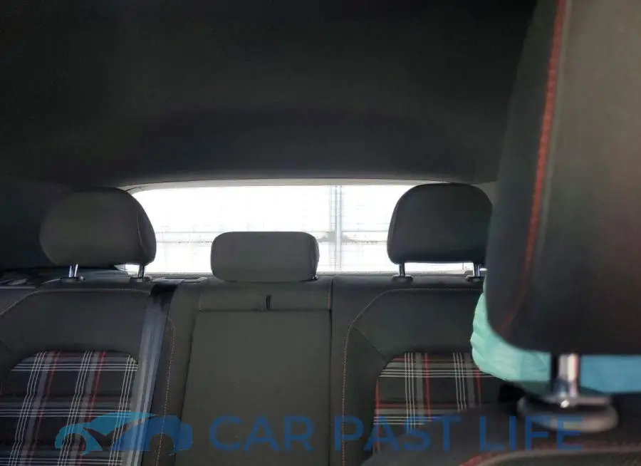 3VW447AUXJM266072# 10