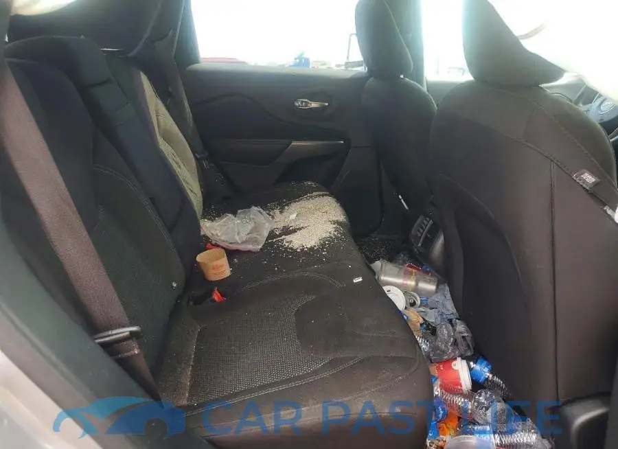 1C4PJLCB4KD187247# 11