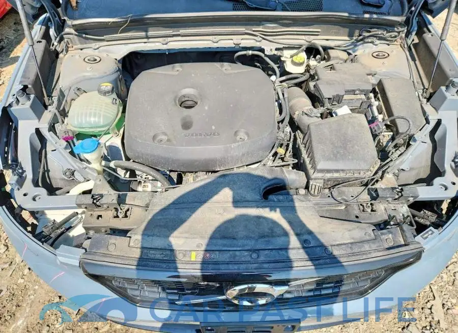 YV4162UM2L2288914# 12
