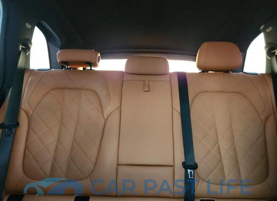 5UX33EU08T9163411# 10