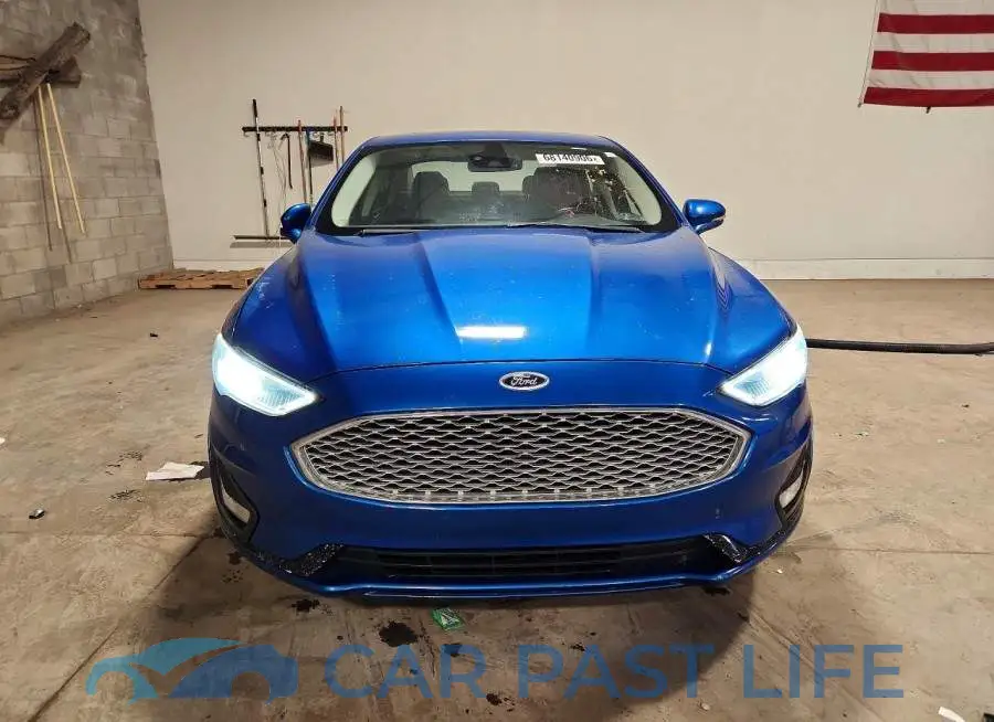 3FA6P0RUXKR217303# 5