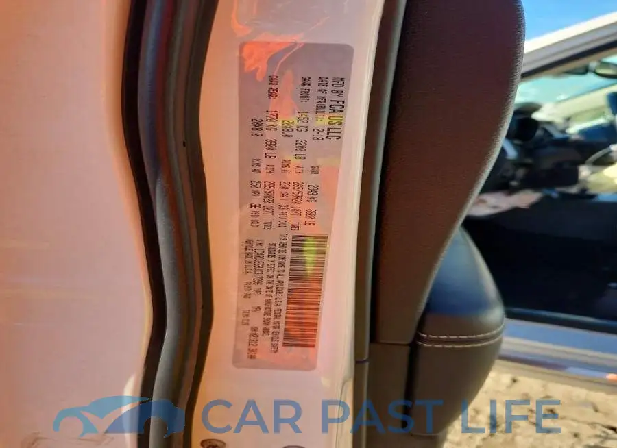 1C4RDJEG9JC317296# 13