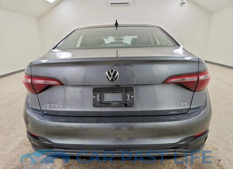 3VW7M7BUXRM072813# 6