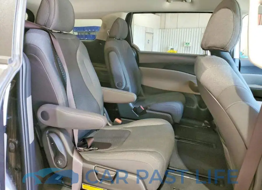 KNDNB5K38T6609651# 11