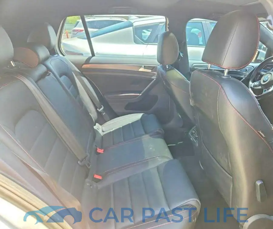3VW5T7AU0LM015118# 10