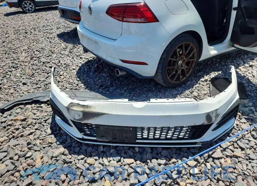 3VW5T7AU0LM015118# 12