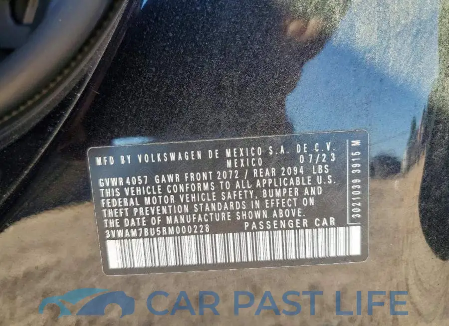 3VWAM7BU5RM000228# 12