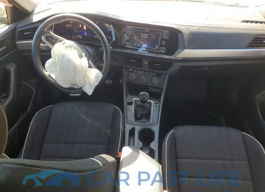 3VWAM7BU5RM000228# 8