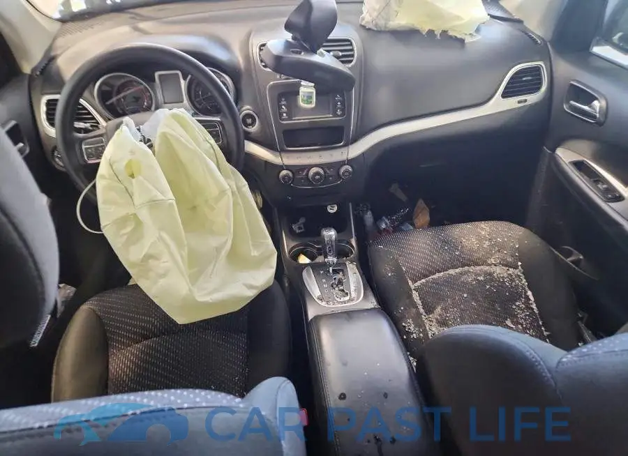 3C4PDCAB9LT207532# 8