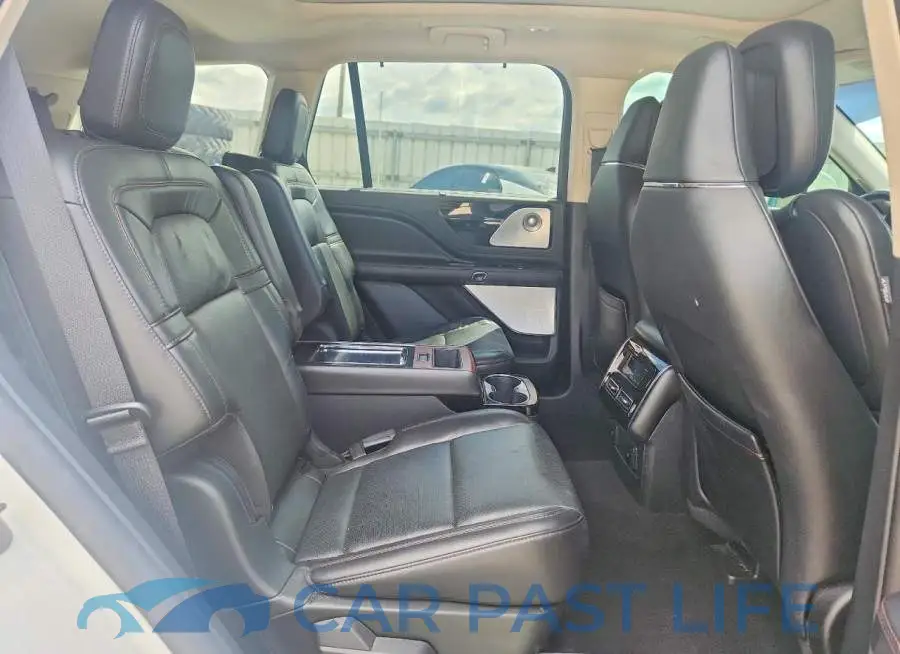 5LM5J7XC9MGL06664# 11