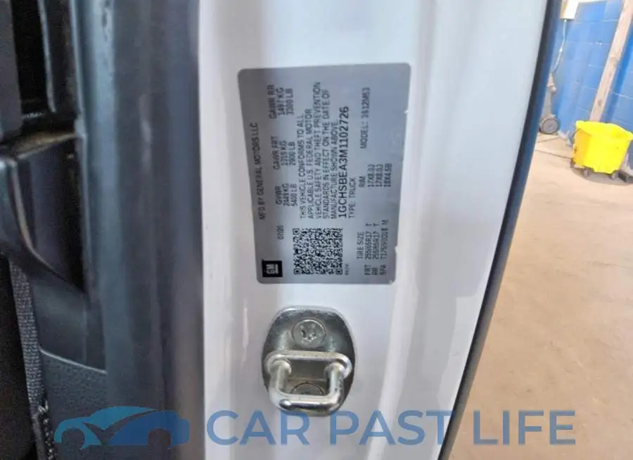 1GCHSBEA3M1102726# 12