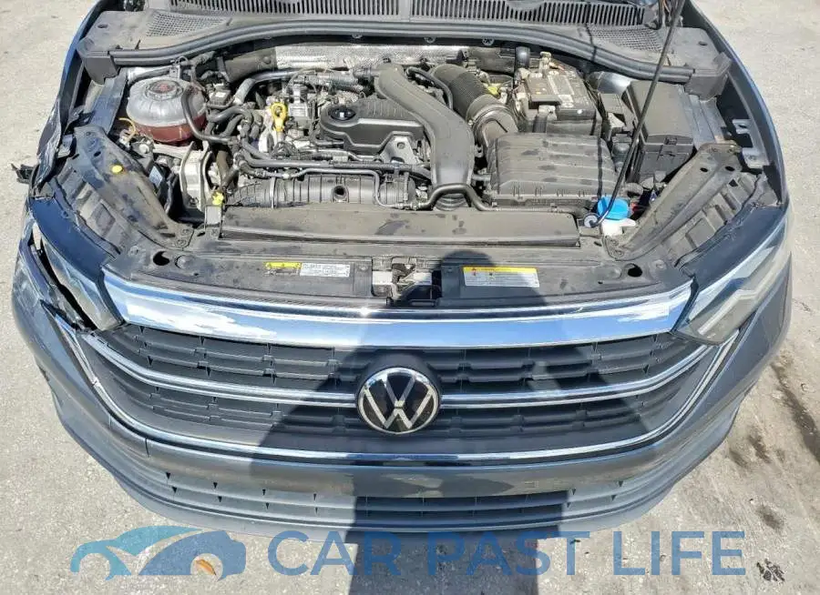 3VW7M7BU1NM032758# 11