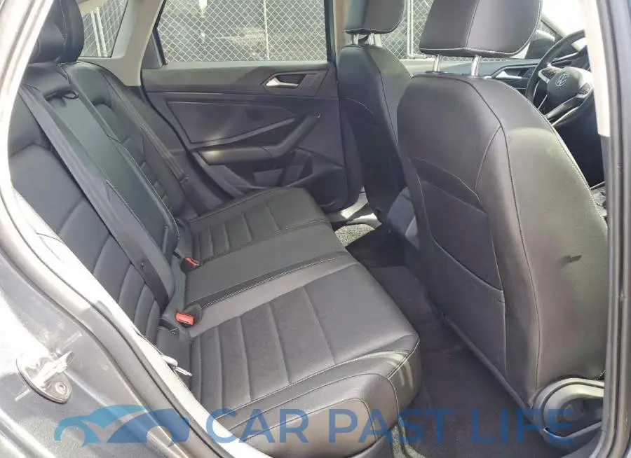 3VW7M7BU1NM032758# 10
