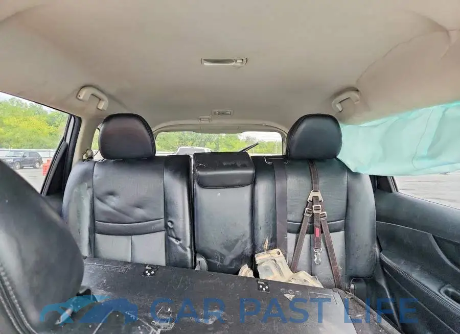 JN8AT2MV9JW318165# 10