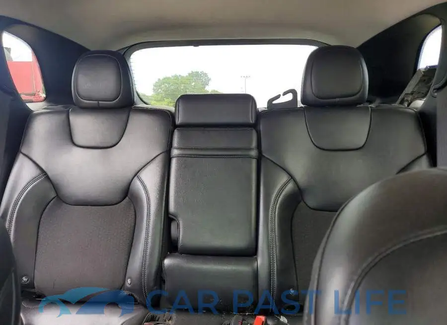 1C4PJLLB7KD151536# 10