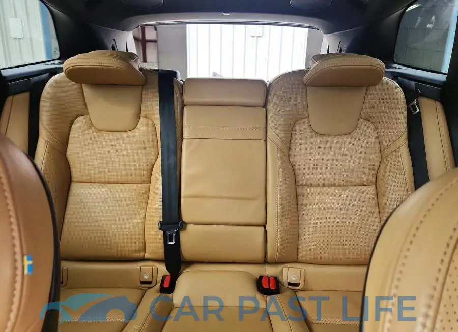 YV4102RL3M1689798# 10