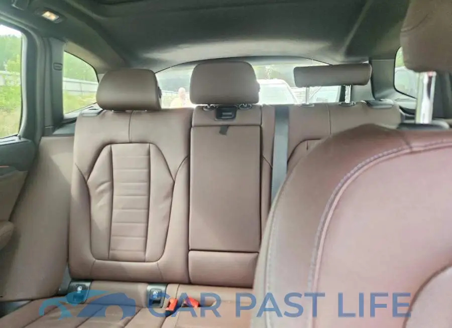 5UX53DP09N9M04992# 10