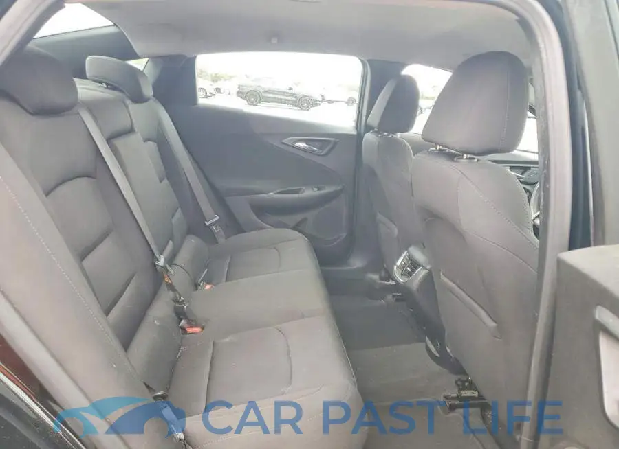 1G1ZD5ST4LF104372# 10