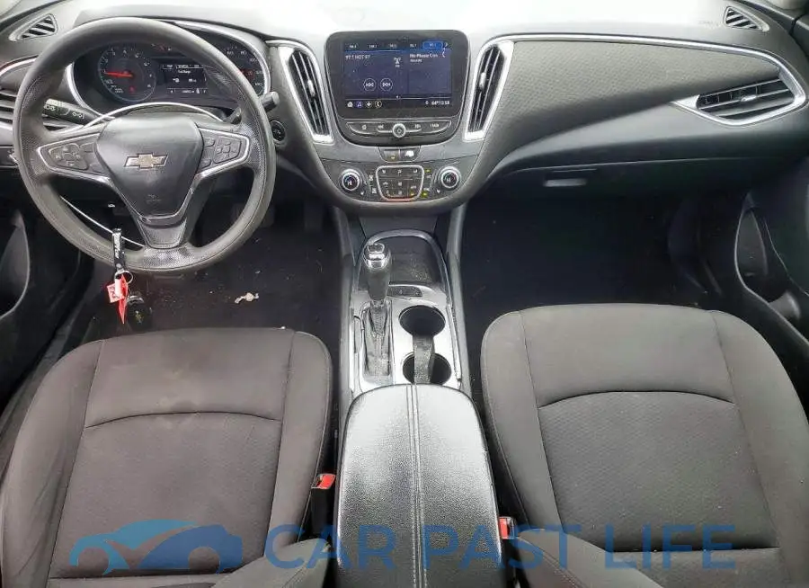1G1ZD5ST4LF104372# 8