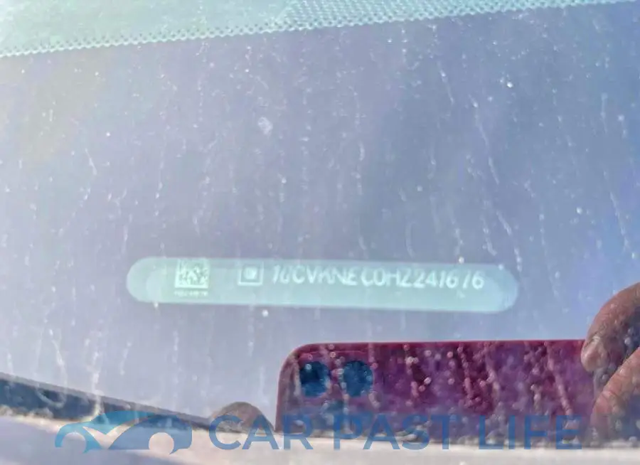1GCVKNEC0HZ241676# 10