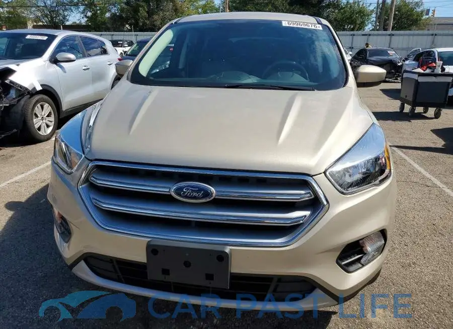 1FMCU0GD5HUA78686# 5