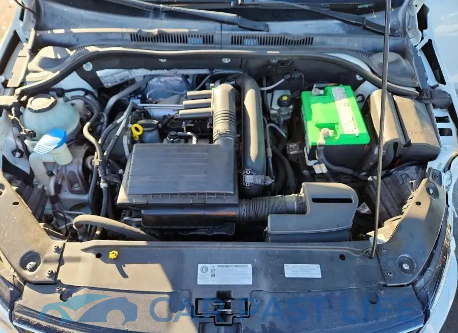 3VW2B7AJ2JM261242# 11