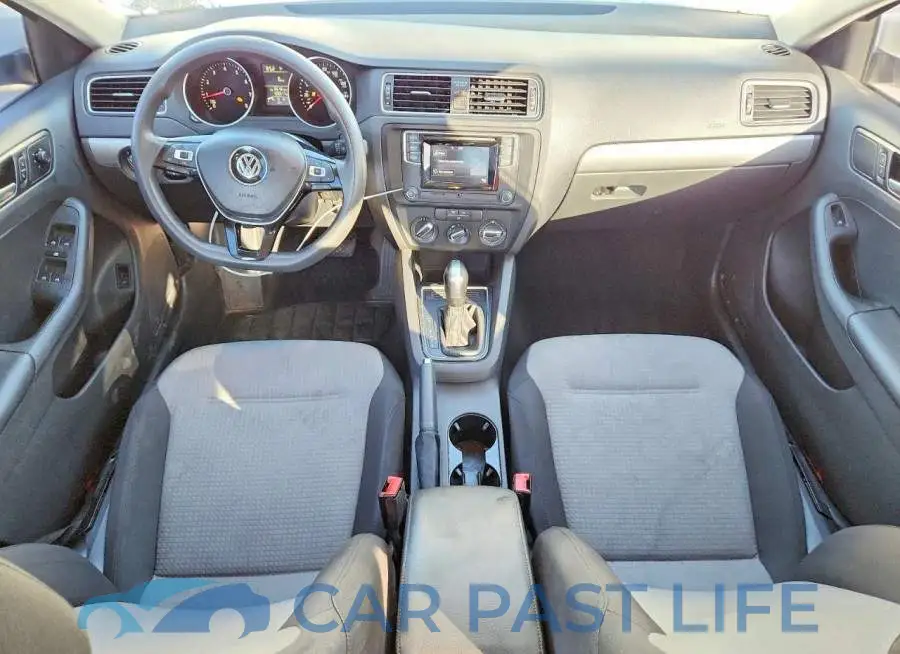 3VW2B7AJ2JM261242# 8