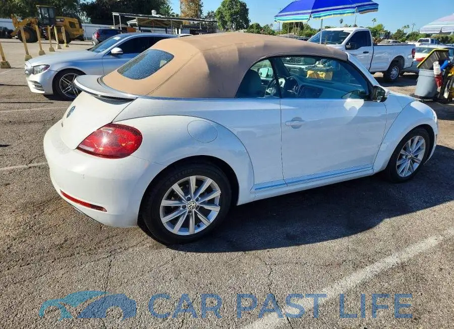 3VW517ATXHM811086# 3
