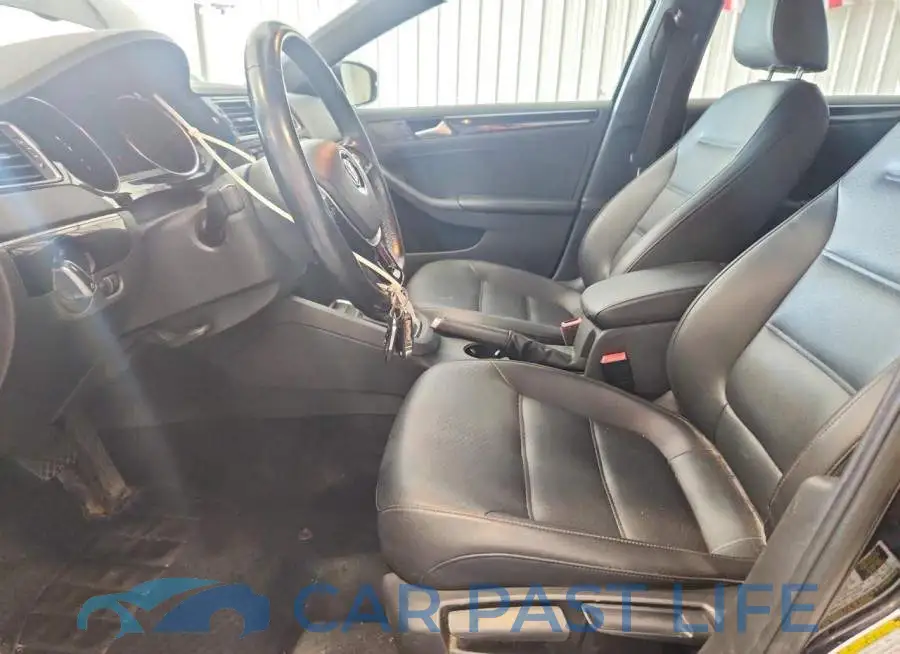3VWD17AJ7JM245274# 7