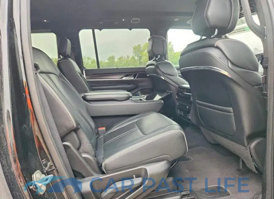 1C4SJSFP8RS130986# 11