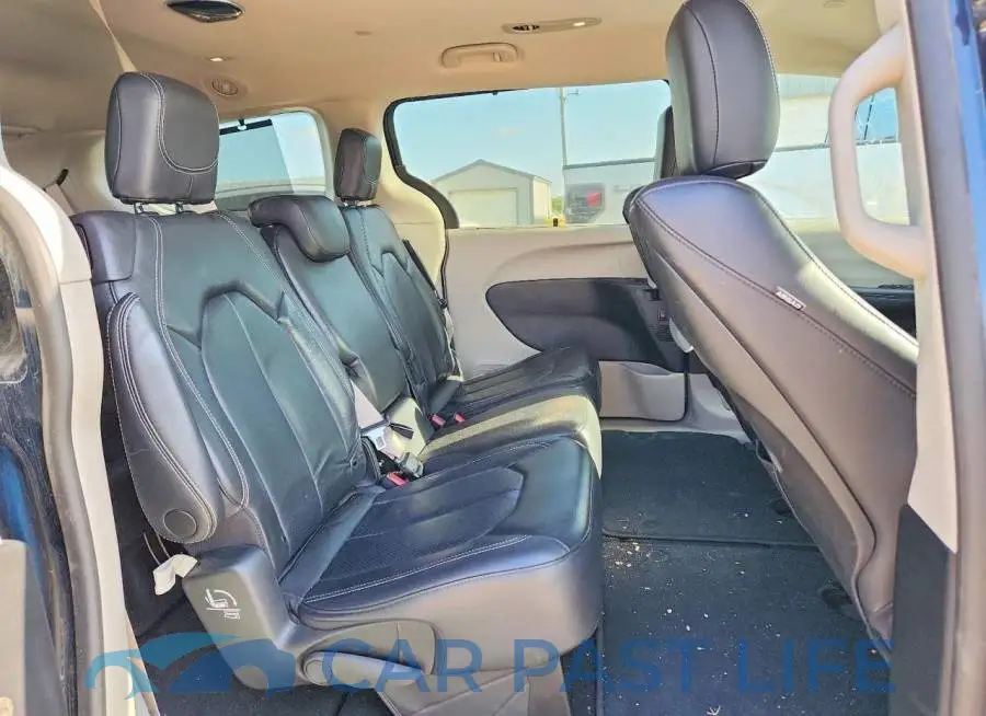 2C4RC1BG4NR101599# 11