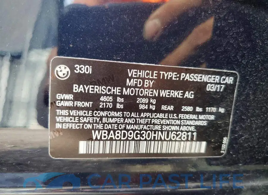 WBA8D9G30HNU62811# 12