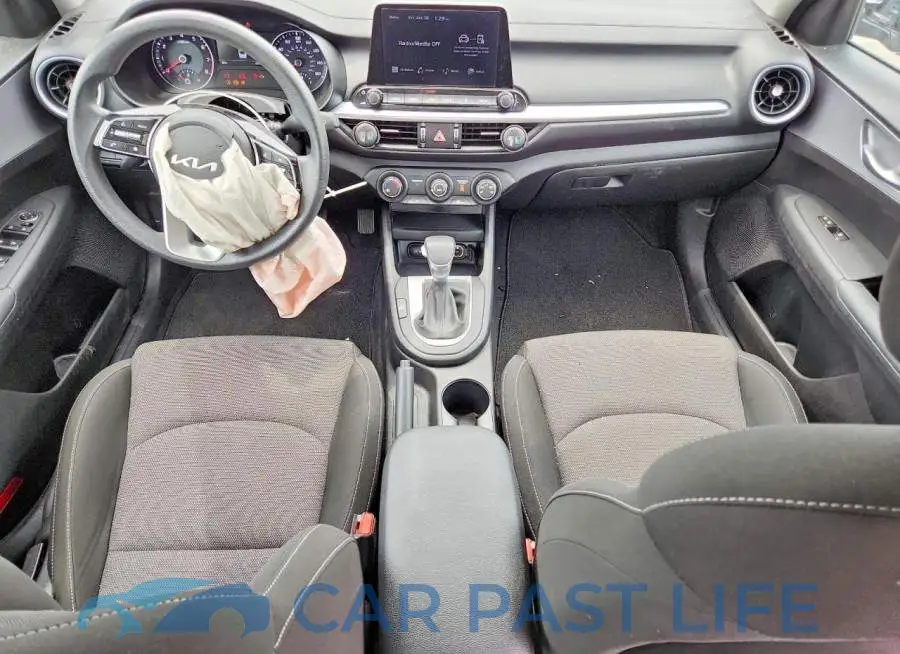 3KPF24AD4PE615777# 8