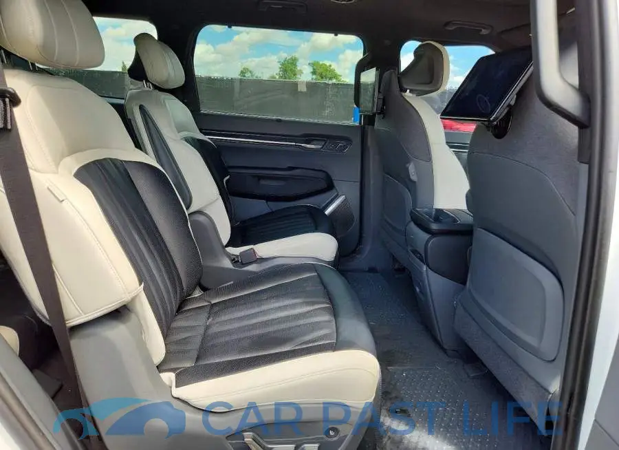 KNDAEFS51R6035979# 11