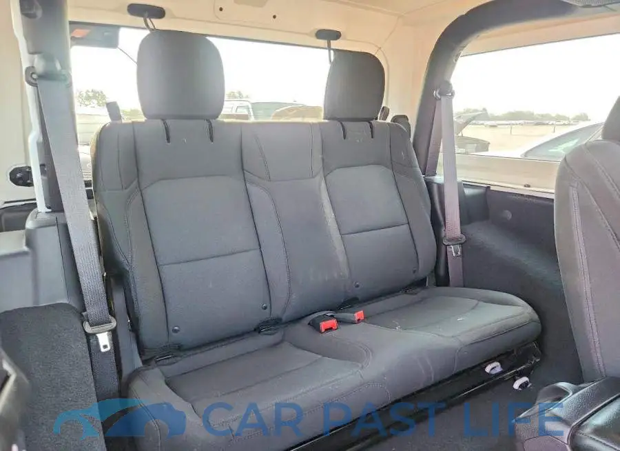 1C4GJXAG6JW212884# 10