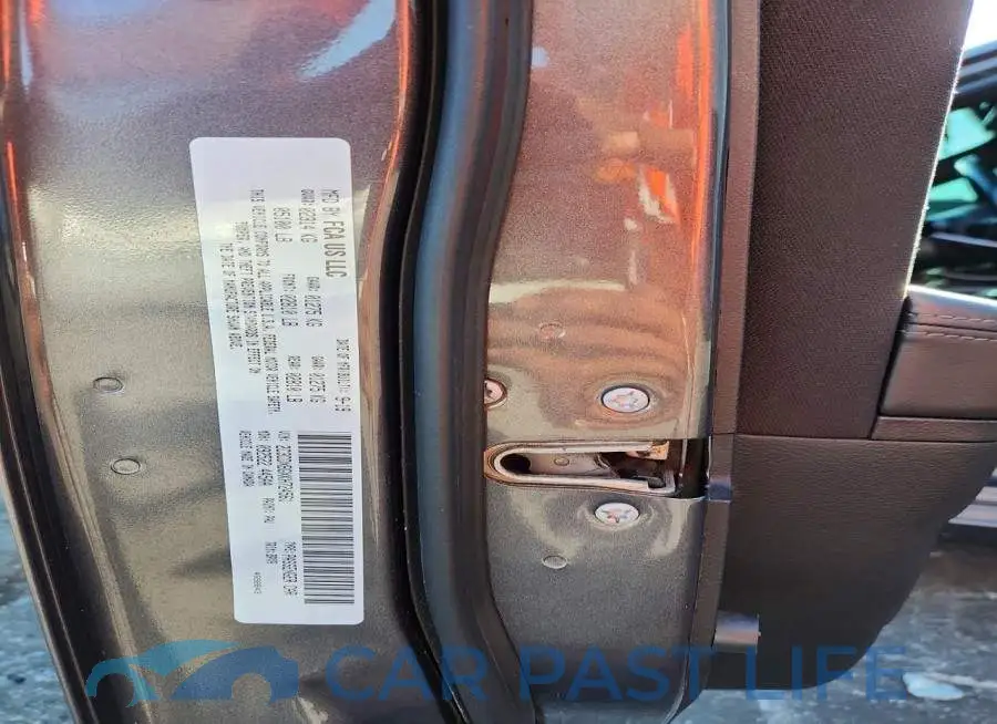2C3CDXBGXKH724561# 12