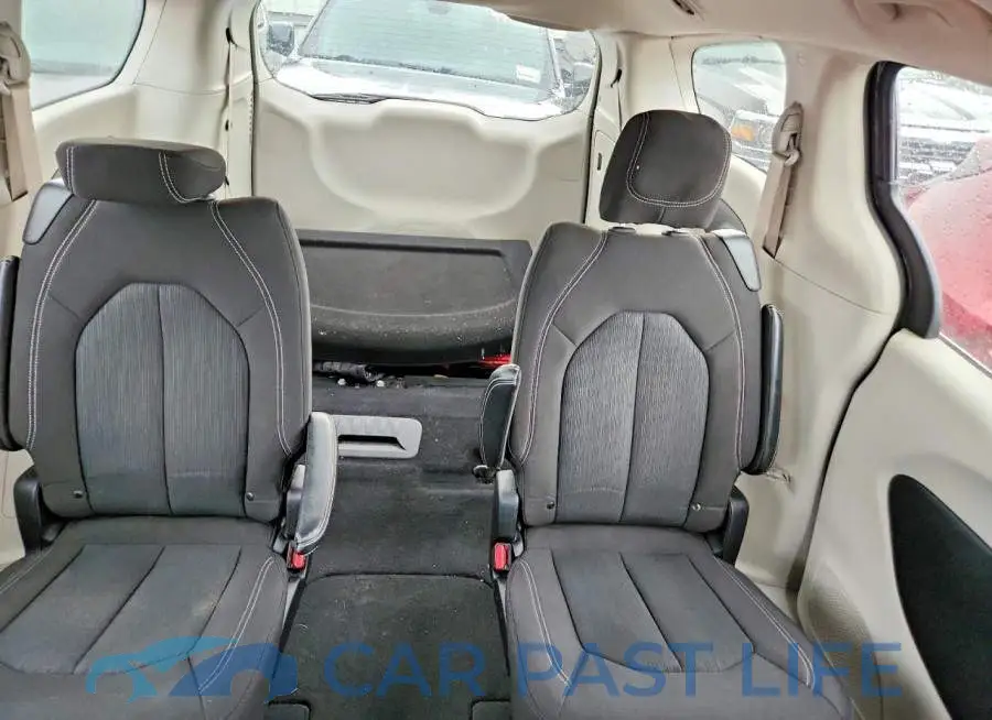 2C4RC1CGXNR105509# 10