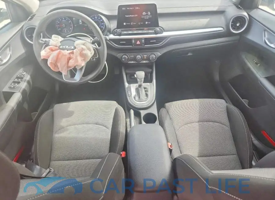 3KPF24AD8PE588227# 8