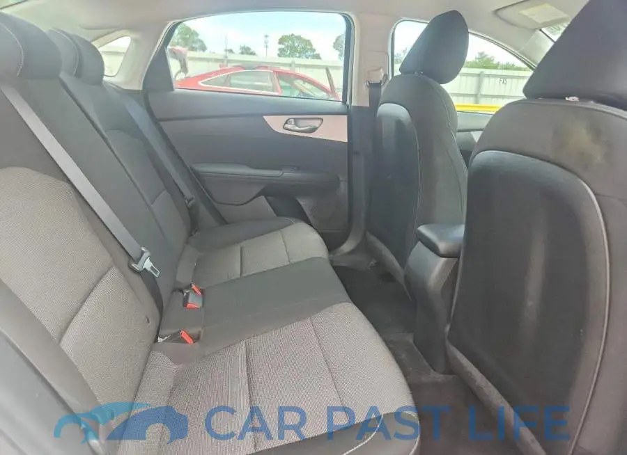 3KPF24AD8PE588227# 10