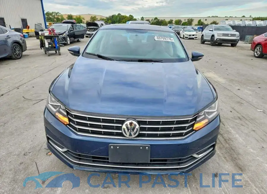1VWLA7A37KC013001# 5